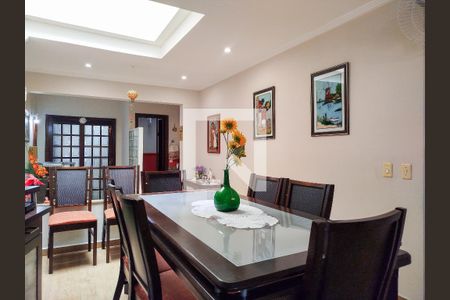 Casa para alugar com 304m², 3 quartos e 4 vagas Casa para alugar com 304m², 3 quartos e 4 vagasSala de Jantar