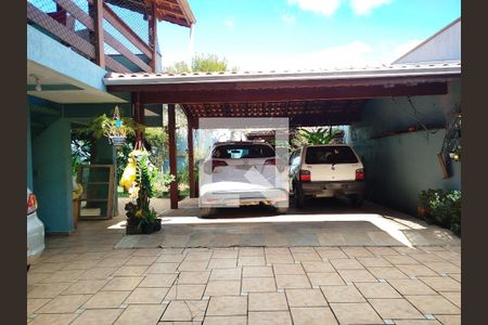 Casa para alugar com 304m², 3 quartos e 4 vagas Casa para alugar com 304m², 3 quartos e 4 vagasQuintal/Garagem