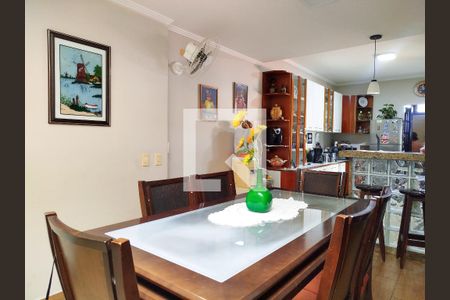 Casa para alugar com 304m², 3 quartos e 4 vagas Casa para alugar com 304m², 3 quartos e 4 vagasSala de Jantar