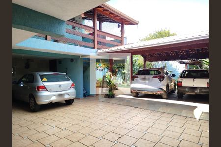 Casa para alugar com 304m², 3 quartos e 4 vagas Casa para alugar com 304m², 3 quartos e 4 vagasQuintal/Garagem