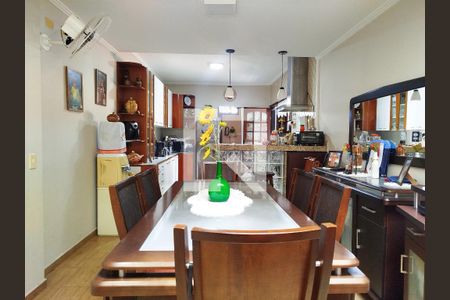 Casa para alugar com 304m², 3 quartos e 4 vagas Casa para alugar com 304m², 3 quartos e 4 vagasSala de Jantar