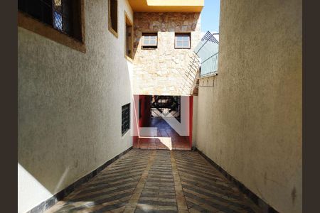 Casa para alugar com 304m², 3 quartos e 4 vagas Casa para alugar com 304m², 3 quartos e 4 vagasQuintal/Garagem