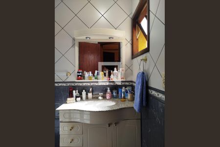 Casa para alugar com 304m², 3 quartos e 4 vagas Casa para alugar com 304m², 3 quartos e 4 vagasBanheiro da Suíte 1