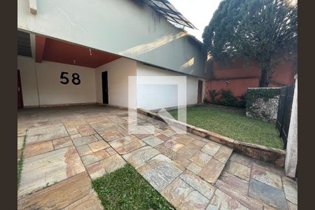 Casa à venda com 300m², 7 quartos e 4 vagas Casa à venda com 300m², 7 quartos e 4 vagasGaragem