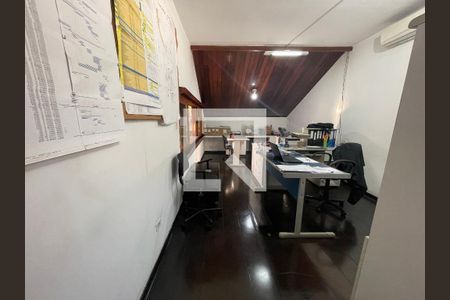 Casa à venda com 300m², 7 quartos e 4 vagas Casa à venda com 300m², 7 quartos e 4 vagasquarto 6