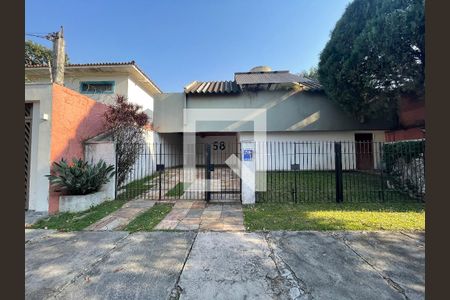 Casa à venda com 300m², 7 quartos e 4 vagas Casa à venda com 300m², 7 quartos e 4 vagasFachada