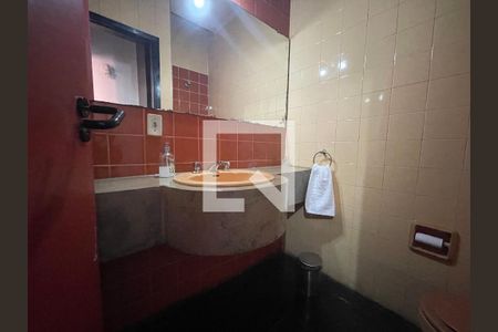 Casa à venda com 300m², 7 quartos e 4 vagas Casa à venda com 300m², 7 quartos e 4 vagasBanheiro 6