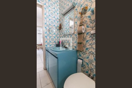 Casa à venda com 180m², 2 quartos e 2 vagas Casa à venda com 180m², 2 quartos e 2 vagasBanheiro