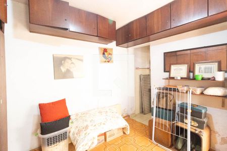 Casa à venda com 180m², 2 quartos e 2 vagas Casa à venda com 180m², 2 quartos e 2 vagasQuarto de serviço 1