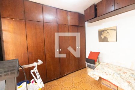 Casa à venda com 180m², 2 quartos e 2 vagas Casa à venda com 180m², 2 quartos e 2 vagasQuarto de serviço 1