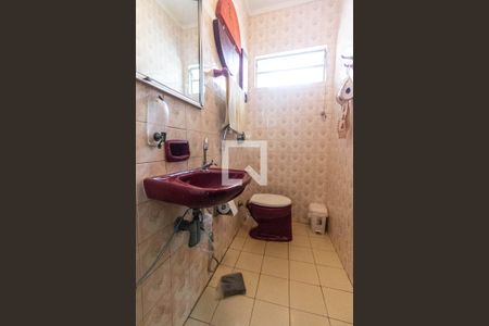 Casa à venda com 180m², 2 quartos e 2 vagas Casa à venda com 180m², 2 quartos e 2 vagasLavabo