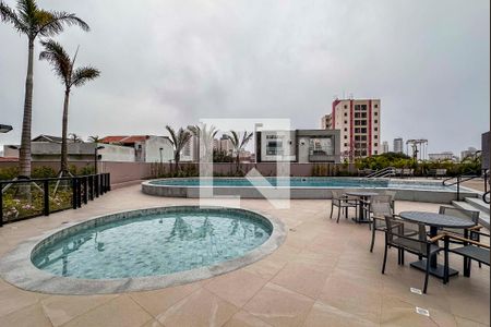 Apartamento à venda com 125m², 3 quartos e 3 vagas Apartamento à venda com 125m², 3 quartos e 3 vagasÁrea comum - Piscina