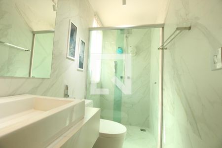 Apartamento à venda com 150m², 4 quartos e 3 vagasBanheiro 2