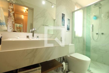 Apartamento à venda com 150m², 4 quartos e 3 vagasBanheiro 2