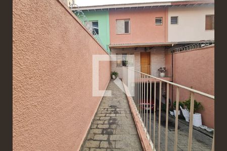 Casa à venda com 131m², 4 quartos e 4 vagas Casa à venda com 131m², 4 quartos e 4 vagasEntrada