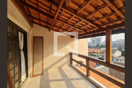 Casa à venda com 131m², 4 quartos e 4 vagas Casa à venda com 131m², 4 quartos e 4 vagasVaranda dos quartos 03 e 04