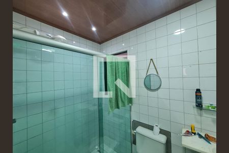 Casa à venda com 131m², 4 quartos e 4 vagas Casa à venda com 131m², 4 quartos e 4 vagasBanheiro da Suíte 2
