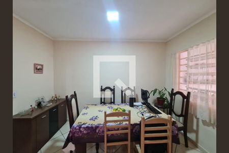 Casa à venda com 131m², 4 quartos e 4 vagas Casa à venda com 131m², 4 quartos e 4 vagasCozinha