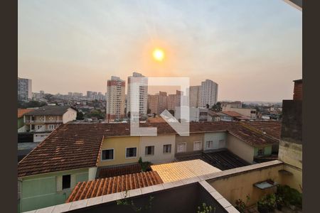 Casa à venda com 131m², 4 quartos e 4 vagas Casa à venda com 131m², 4 quartos e 4 vagasVista da Área de Serviço