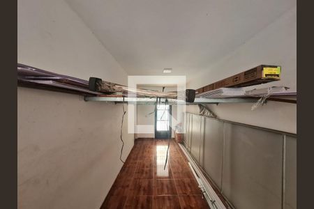 Casa à venda com 131m², 4 quartos e 4 vagas Casa à venda com 131m², 4 quartos e 4 vagasGaragem