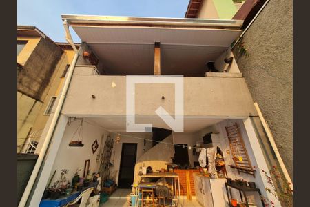Casa à venda com 131m², 4 quartos e 4 vagas Casa à venda com 131m², 4 quartos e 4 vagasArea fundos da garagem