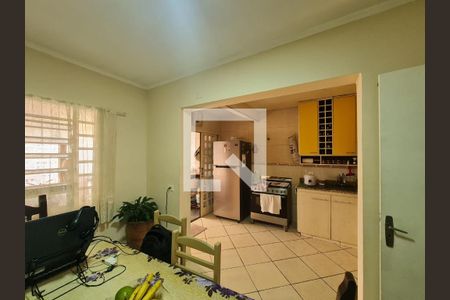Casa à venda com 131m², 4 quartos e 4 vagas Casa à venda com 131m², 4 quartos e 4 vagasCozinha