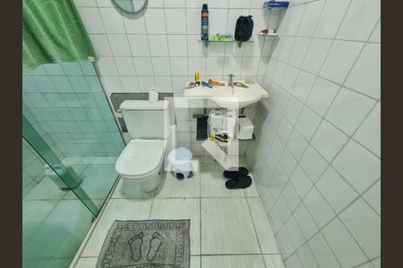 Casa à venda com 131m², 4 quartos e 4 vagas Casa à venda com 131m², 4 quartos e 4 vagasBanheiro da Suíte 2