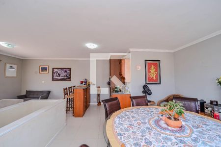 Apartamento à venda com 268m², 3 quartos e 3 vagas Apartamento à venda com 268m², 3 quartos e 3 vagasCobertura