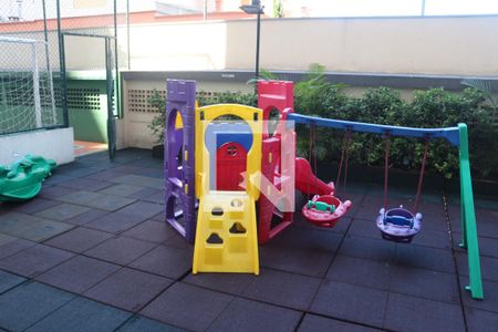 Apartamento à venda com 124m², 2 quartos e 3 vagasÁrea comum - Playground