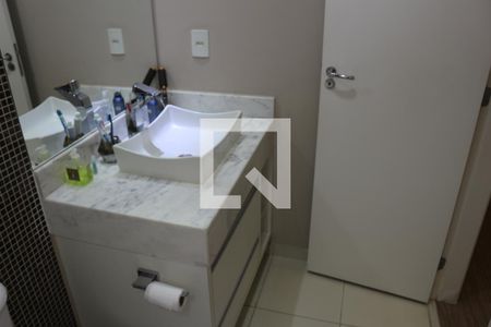 Apartamento à venda com 124m², 2 quartos e 3 vagasBanheiro da Suíte 1