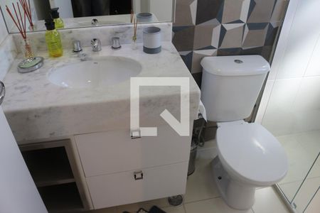 Apartamento à venda com 124m², 2 quartos e 3 vagasBanheiro da Suíte 2