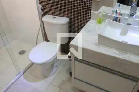 Apartamento à venda com 124m², 2 quartos e 3 vagasBanheiro da Suíte 1