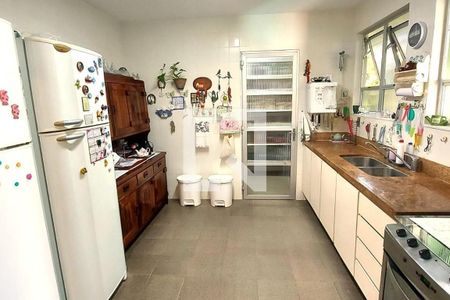 Casa à venda com 603m², 3 quartos e 4 vagas