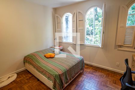 Casa à venda com 260m², 4 quartos e 3 vagas Casa à venda com 260m², 4 quartos e 3 vagasQuarto 2