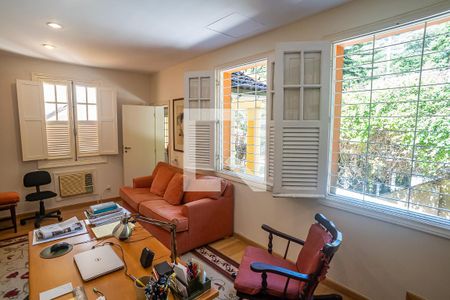 Casa à venda com 260m², 4 quartos e 3 vagas Casa à venda com 260m², 4 quartos e 3 vagasQuarto 4 suite