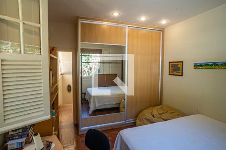 Casa à venda com 260m², 4 quartos e 3 vagas Casa à venda com 260m², 4 quartos e 3 vagasQuarto 3