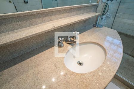 Casa à venda com 260m², 4 quartos e 3 vagas Casa à venda com 260m², 4 quartos e 3 vagasQuarto suite 1 banheiro
