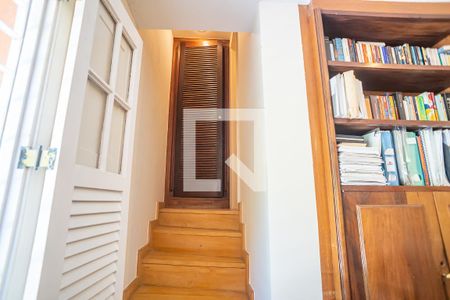 Casa à venda com 260m², 4 quartos e 3 vagas Casa à venda com 260m², 4 quartos e 3 vagasQuarto 4 suite