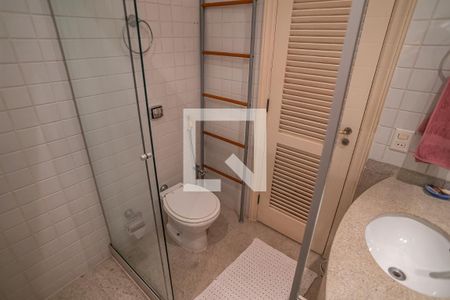 Casa à venda com 260m², 4 quartos e 3 vagas Casa à venda com 260m², 4 quartos e 3 vagasQuarto 4 suite banheiro