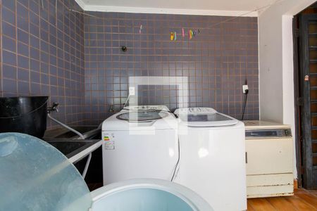 Casa à venda com 390m², 6 quartos e 8 vagas Casa à venda com 390m², 6 quartos e 8 vagasÁrea de Serviço