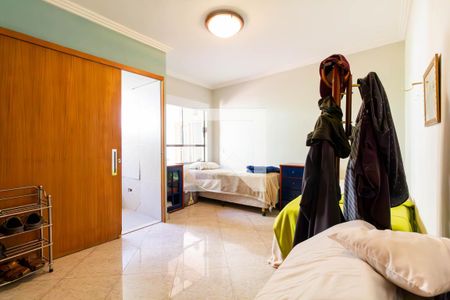 Casa à venda com 390m², 6 quartos e 8 vagas Casa à venda com 390m², 6 quartos e 8 vagasQuarto 1 - suíte