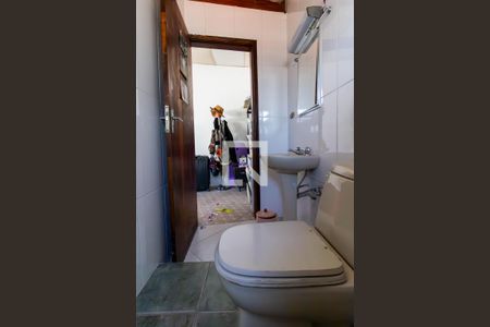 Casa à venda com 390m², 6 quartos e 8 vagas Casa à venda com 390m², 6 quartos e 8 vagasEdícula: Banheiro 1