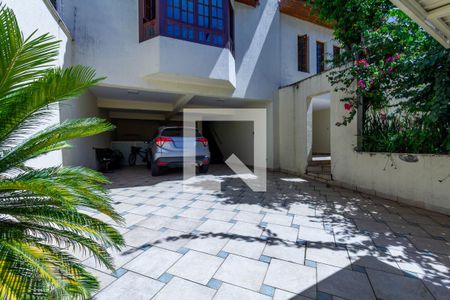 Casa à venda com 390m², 6 quartos e 8 vagas Casa à venda com 390m², 6 quartos e 8 vagasGaragem 1