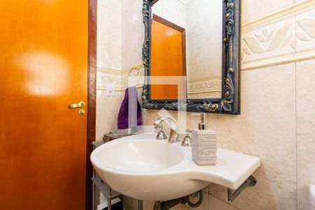 Casa à venda com 390m², 6 quartos e 8 vagas Casa à venda com 390m², 6 quartos e 8 vagasBanheiro 5