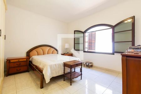 Casa à venda com 390m², 6 quartos e 8 vagas Casa à venda com 390m², 6 quartos e 8 vagasQuarto 2 - suíte