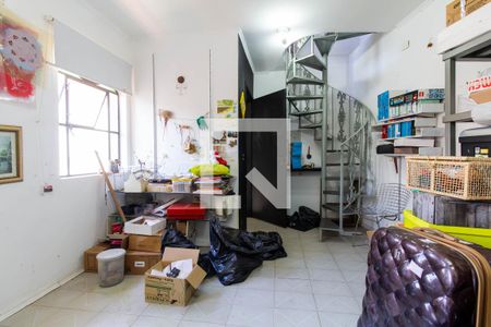 Casa à venda com 390m², 6 quartos e 8 vagas Casa à venda com 390m², 6 quartos e 8 vagasQuarto de Serviço