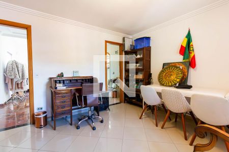 Casa à venda com 390m², 6 quartos e 8 vagas Casa à venda com 390m², 6 quartos e 8 vagasQuarto 3 - suíte