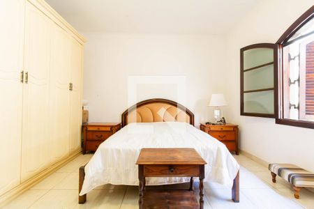 Casa à venda com 390m², 6 quartos e 8 vagas Casa à venda com 390m², 6 quartos e 8 vagasQuarto 2 - suíte