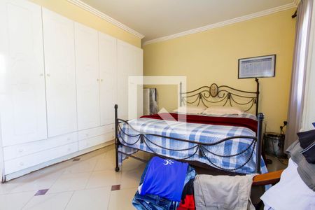 Casa à venda com 390m², 6 quartos e 8 vagas Casa à venda com 390m², 6 quartos e 8 vagasQuarto 4