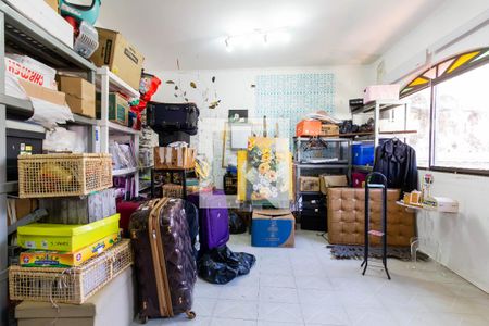 Casa à venda com 390m², 6 quartos e 8 vagas Casa à venda com 390m², 6 quartos e 8 vagasQuarto de Serviço